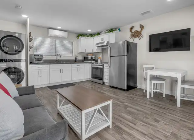 Property at 16919 Daphne Ave Unit 16919 B, Torrance, CA, 90504, 1 bed, 1 bath, [object Object]