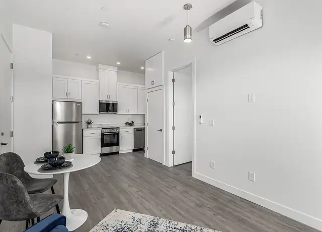 Photo of 455 W Holmes Ave, Mesa, AZ 85210