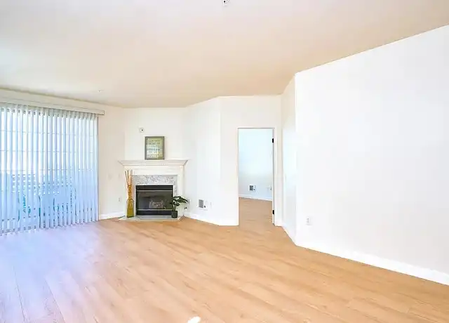 Property at 2913 Antonio Dr, Camarillo, CA, 93010, 2 beds, 2 baths, [object Object]