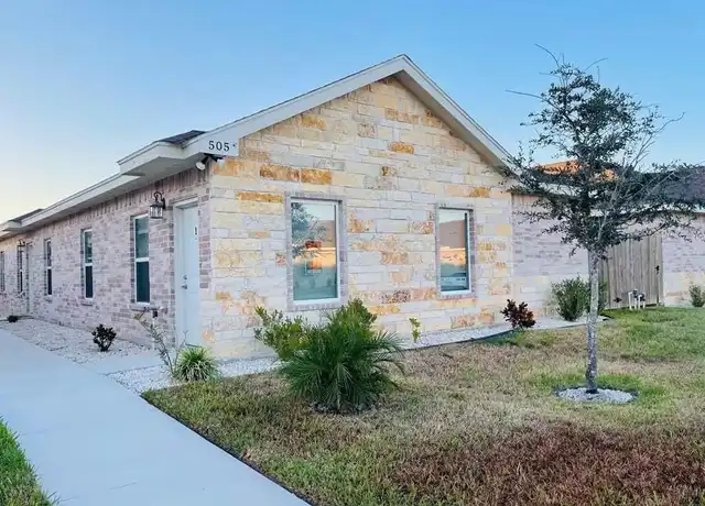 Property at 505 Carlisle Ave, Edinburg, TX, 78539, 2 beds, 2.5 baths, [object Object]