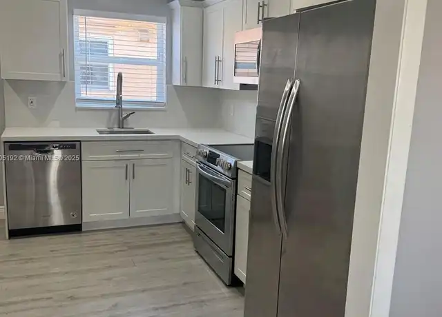 Property at 124 SE 2nd Ave, Hallandale Beach, FL, 33009, 2 beds, 1 bath, [object Object]