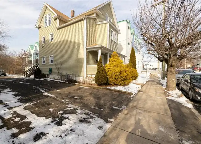 Property at 571 Bruce Ave Unit 2, Stratford, CT, 06615, 5 beds, 2 baths, [object Object]