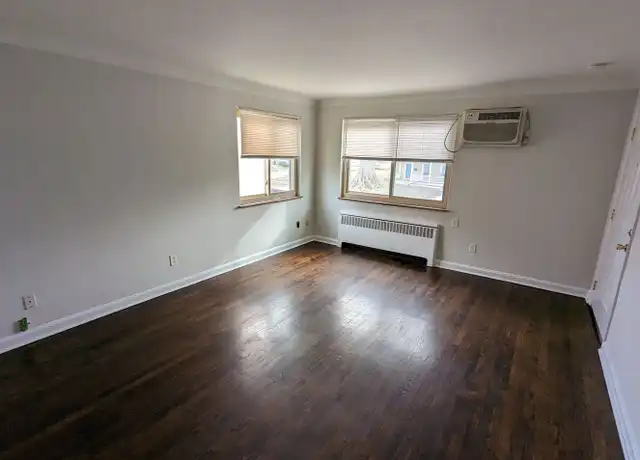 Property at 5435 Lester Rd Unit 03, Cincinnati, OH, 45213, 1 bed, 1 bath, [object Object]