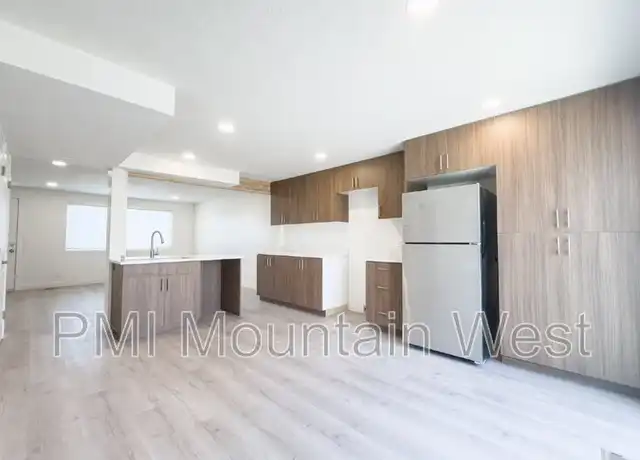 Property at 945 S Main St Unit 4, Bountiful, UT, 84010, 2 beds, 1.5 baths, [object Object]