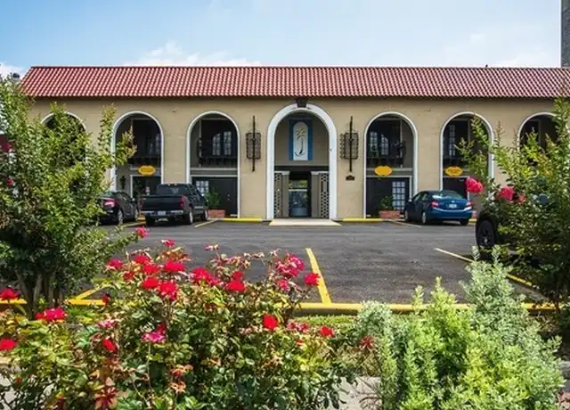 Property at 5720 S Alameda St, Corpus Christi, TX, 78412, 1 bed, 1 bath, [object Object]