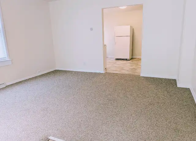 Property at 744 Paul St, New Castle, PA, 16101, 1 bed, 1 bath, [object Object]