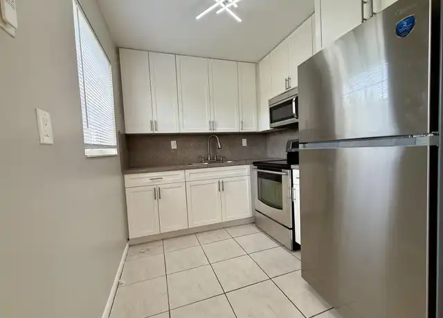 Property at 118 Andover E, West Palm Beach, FL, 33417, 2 beds, 1.5 baths, [object Object]