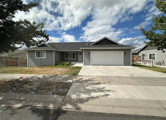 Property at 921 Quail Point Ct, Klamath Falls, OR, 97601, 4 beds, 2 baths, [object Object]