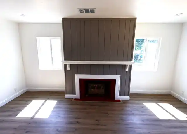 Property at 301 10th St, Bakersfield, CA, 93304, 2 beds, 1 bath, [object Object]