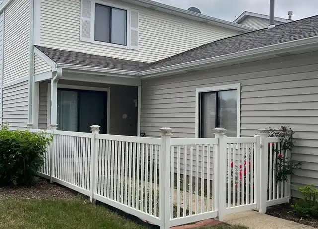 Property at 641 Surfside Pt Unit 641, Schaumburg, IL, 60194, 2 beds, 2.5 baths, [object Object]