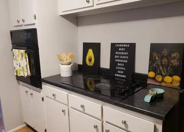 Property at 893 Farmington Ave Unit 6I, West Hartford, CT, 06119, 1 bed, 1 bath, [object Object]