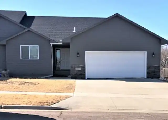 Property at 1203 N Archer Ave, Sioux Falls, SD, 57103, 4 beds, 3 baths, [object Object]