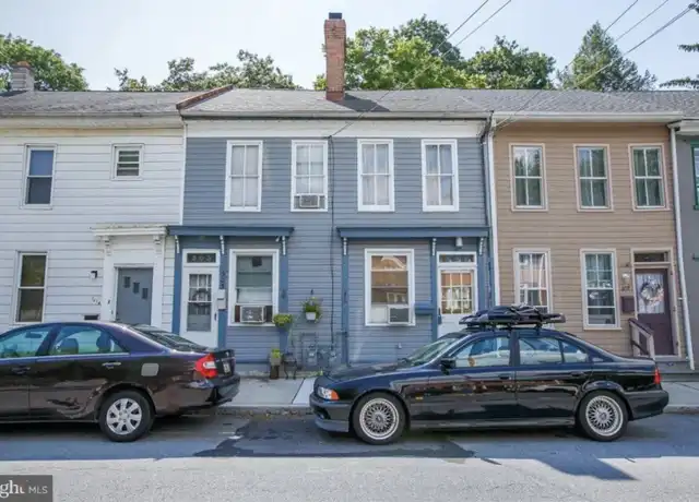 Property at 305 N Market St, Mechanicsburg, PA, 17055, 2 beds, 2 baths, [object Object]