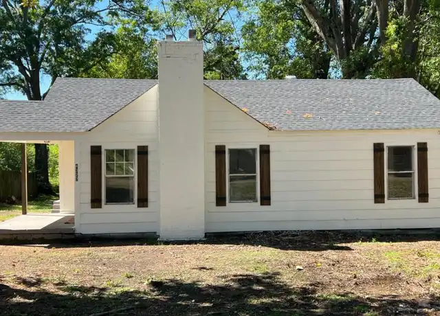 Property at 4327 Welota Dr, Jackson, MS, 39209, 4 beds, 2 baths, [object Object]