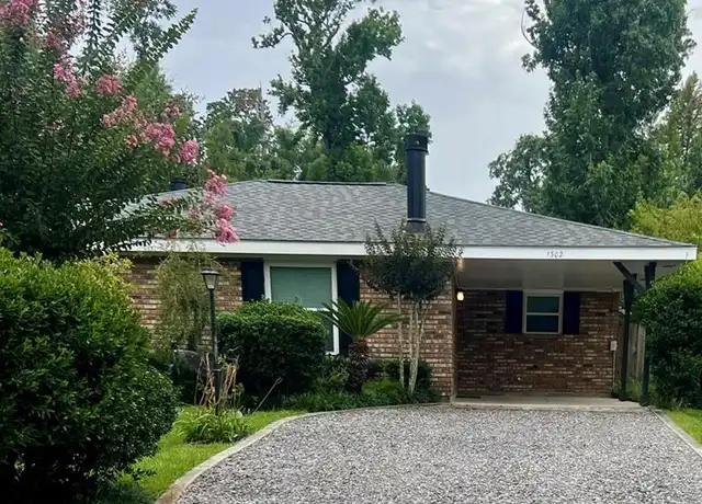 Property at 1302 Montgomery St, Mandeville, LA, 70448, 2 beds, 1.5 baths, [object Object]
