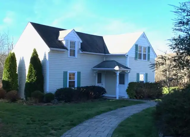 Property at 349 Vineyard Ave Apt 2, Highland, NY, 12528, 1 bed, 1 bath, [object Object]