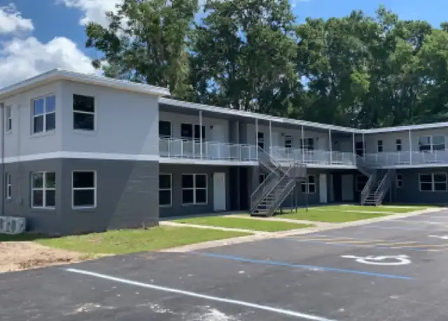 Property at 767 SW Alachua Ave, Lake City, FL, 32025, 0 beds, 1 bath, [object Object]