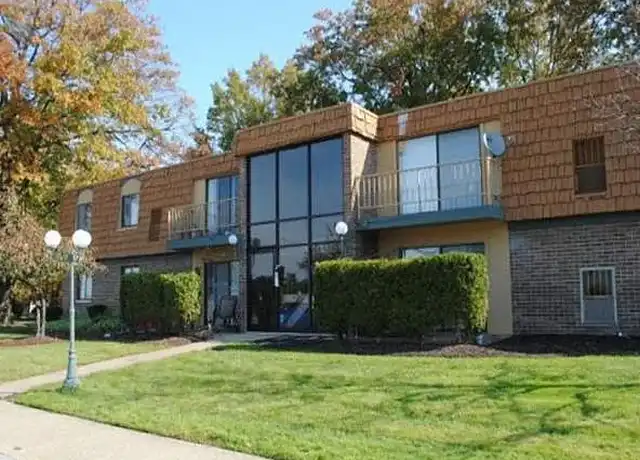 Property at Trenton Place Apartments - 34188 Euclid Ave, Willoughby, OH, 44094, 1-2 bed, 1-1.5 bath, [object Object]