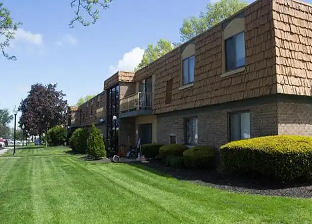 Property at Trenton Place Apartments - 34188 Euclid Ave, Willoughby, OH, 44094, 1-2 bed, 1-1.5 bath, [object Object]