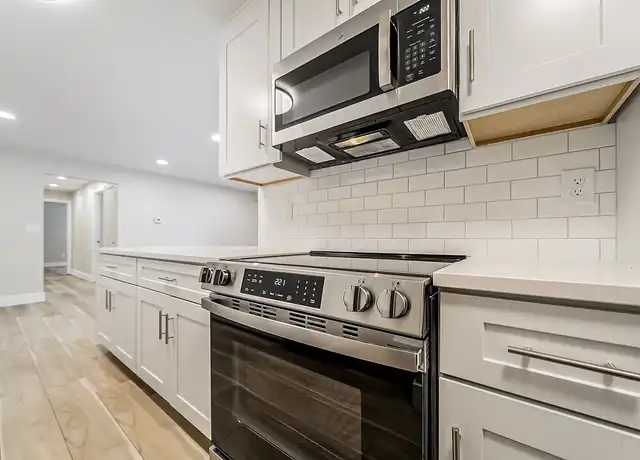 Property at Trenton Place Apartments - 34188 Euclid Ave, Willoughby, OH, 44094, 1 bed, 1 bath, [object Object]
