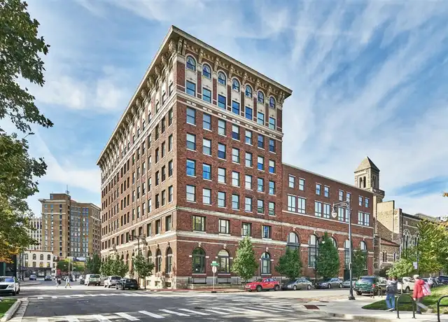 Property at 27 Library St NE #703, Grand Rapids, MI, 49503, 1 bed, 1 bath, [object Object]