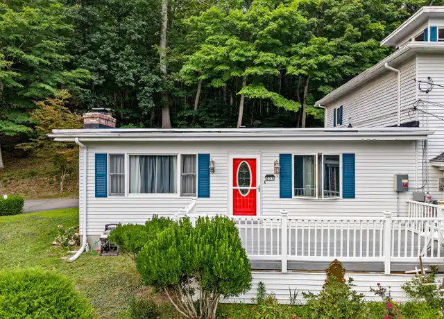 Property at 331 Connecticut 163 Unit B, Montville, CT, 06353, 1 bed, 1 bath, [object Object]