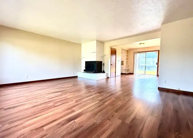 Property at 2804 SE 136th Ave, Portland, OR, 97236, 3 beds, 1 bath, [object Object]