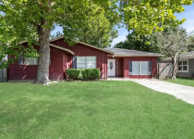 Property at 1925 Wilson Ave, Orange, TX, 77632, 3 beds, 2 baths, [object Object]