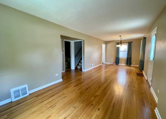 Photo of 980 S Spring Rd, Elmhurst, IL 60126