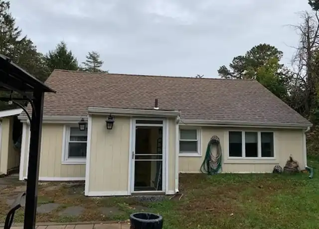 Property at 90 Lookout Point Rd, Plymouth, MA, 02360, 3 beds, 1 bath, [object Object]