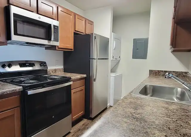 Property at 402 Wallen Hills Dr, Fort Wayne, IN, 46825, 0 beds, 1 bath, [object Object]