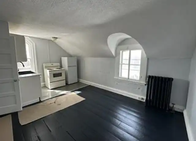 Property at 40 Perrine Ave Unit 10, Pittsfield, MA, 01201, 1 bed, 1 bath, [object Object]