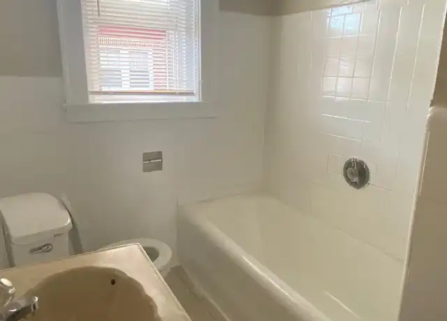 Property at 121 Pendleton St Unit B32, New Haven, CT, 06511, 2 beds, 1 bath, [object Object]