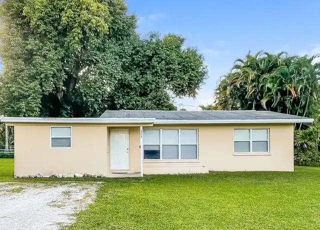Property at 324 Colorado Pl, Fort Myers, FL, 33905, 3 beds, 1 bath, [object Object]
