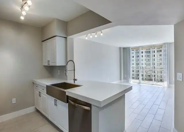 Property at 1040 Seminole Dr, Fort Lauderdale, FL, 33304, 3 beds, 2 baths, [object Object]