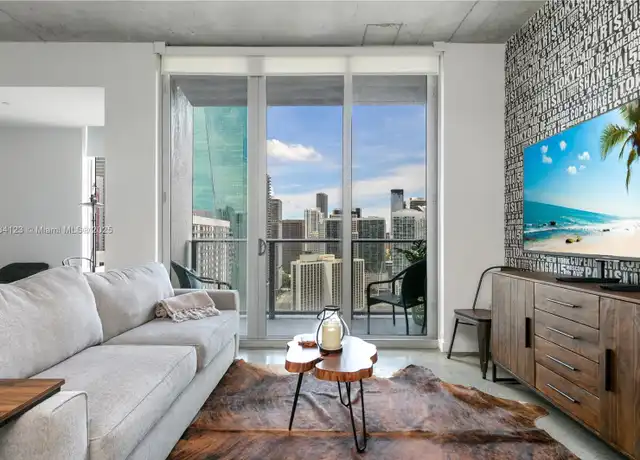 Property at 151 SE 1st St #3103, Miami, FL, 33131, 1 bed, 1 bath, [object Object]