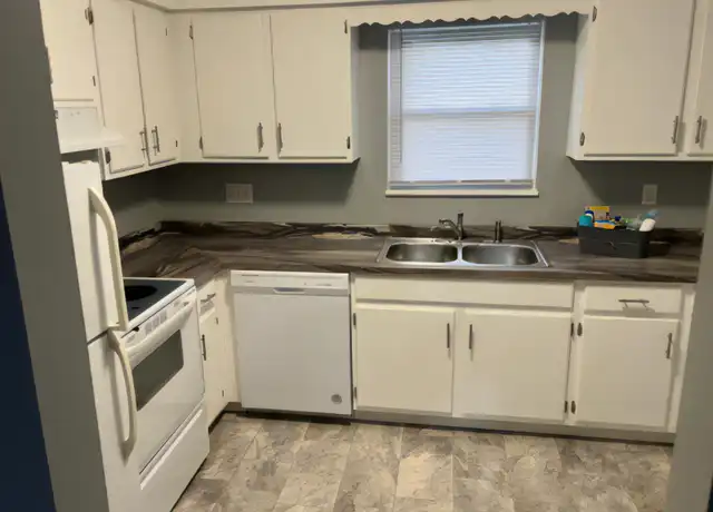 Property at 460 Grant St Unit 2, Sharon, PA, 16146, 2 beds, 1 bath, [object Object]