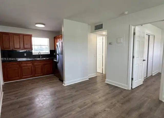 Property at 5661 SW 36th Ct Unit 205, Davie, FL, 33314, 2 beds, 1 bath, [object Object]