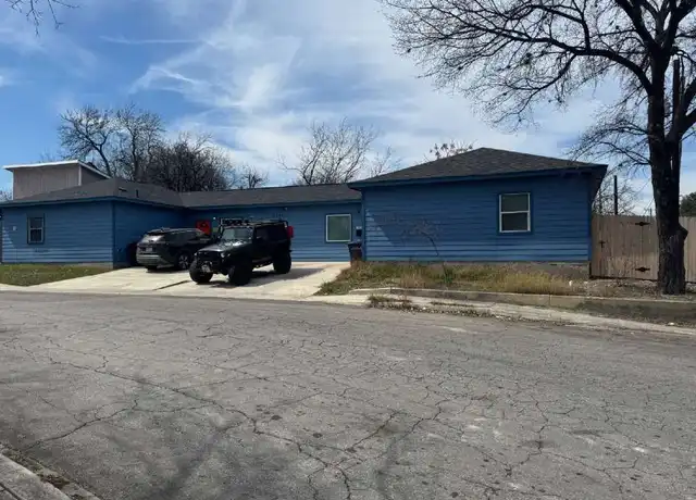Property at 2902 S Laredo St Unit 2, San Antonio, TX, 78207, 2 beds, 2 baths, [object Object]