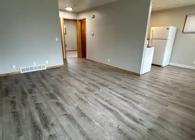 Property at 5420 Ervin St Unit 2, Lincoln, NE, 68504, 2 beds, 1 bath, [object Object]