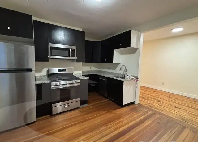 Property at 66 Pleasant St Unit 3, Cambridge, MA, 02139, 3 beds, 1 bath, [object Object]