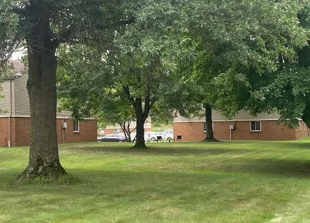 Property at 106 Gluck St, Youngstown, OH, 44505, 2 beds, 1 bath, [object Object]