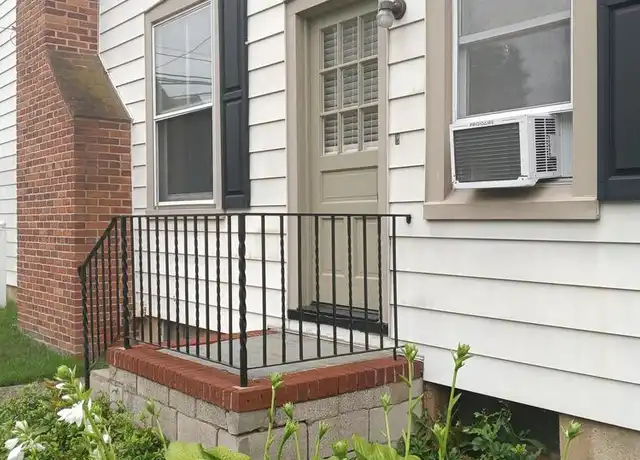 Property at 220 Pennsylvania Ave, Avondale, PA, 19311, 2 beds, 1 bath, [object Object]