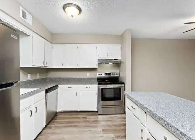 Property at Havencroft Apartments - 1605 E Penrose Ln, Olathe, KS, 66062, 1-2 bed, 1 bath, [object Object]