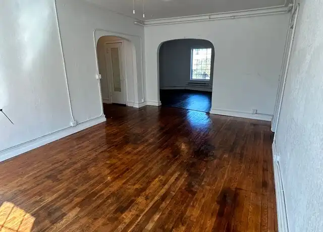 Property at 505 Wellington St Unit 10, Waterloo, IA, 50701, 3 beds, 1 bath, [object Object]
