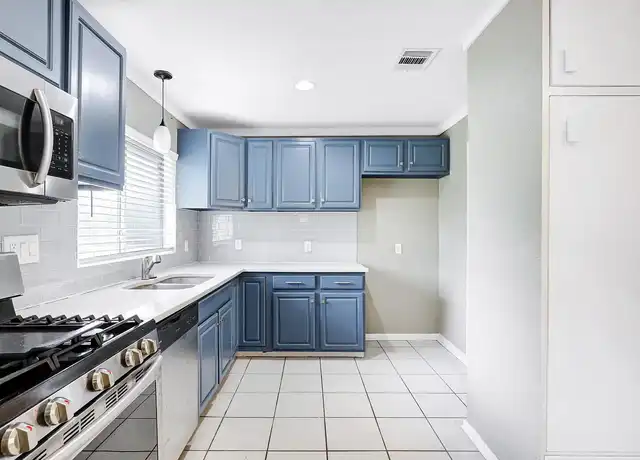Property at 235 Saratoga Dr Unit 2, San Antonio, TX, 78213, 3 beds, 1 bath, [object Object]