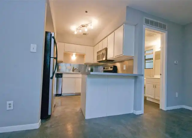 Property at 1013 W 23rd St Unit 205, Austin, TX, 78705, 1 bed, 1 bath, [object Object]