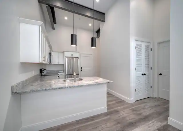 Property at 10 Water St Unit 7, Plymouth, MA, 02360, 1 bed, 1 bath, [object Object]