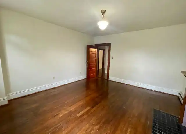 Property at 312 S Upper St Unit 2, Lexington, KY, 40508, 2 beds, 1 bath, [object Object]
