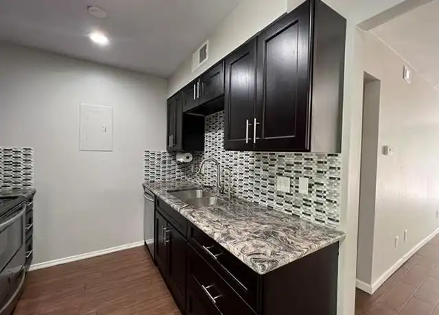 Property at 4004 Ridglea Country Club Dr, Fort Worth, TX, 76126, 1 bed, 1 bath, [object Object]